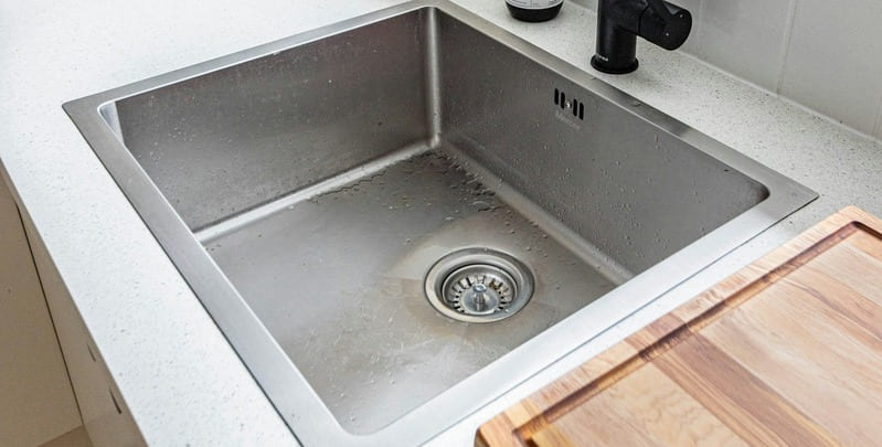 clear kitchen sink
